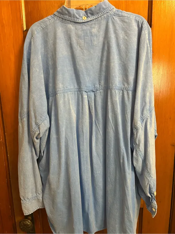 American Eagle Button Down Shirt with Cute Heart Details, Excellent Condition - Image 2