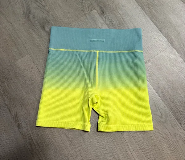Nova sport seamless ombre shorts - Image 4