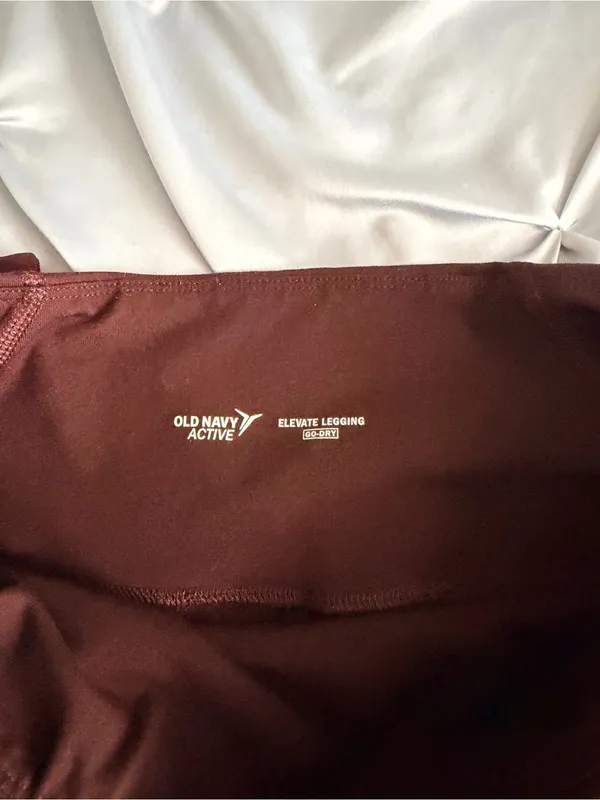 Old Navy Active Women's Elevate Leggings - Image 2