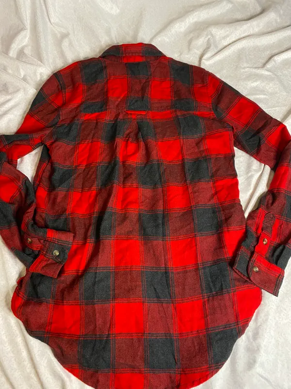 Red and black boyfriend fit flannel - Image 8