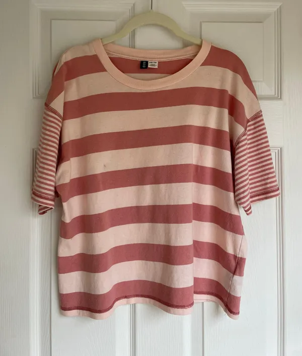 Urban Outfitters Pink Graphic Tee - Image 2