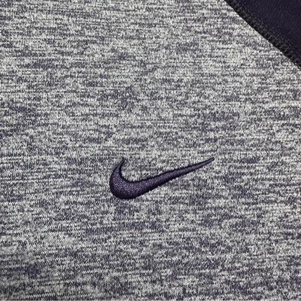 Nike Women's Deep Purple Therma-Fit Hoodie with Front Pouch Size Large - Image 4