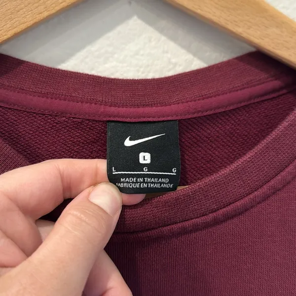 Nike Women's Maroon Logo Cropped Crewneck Sweatshirt Size Large - Image 4