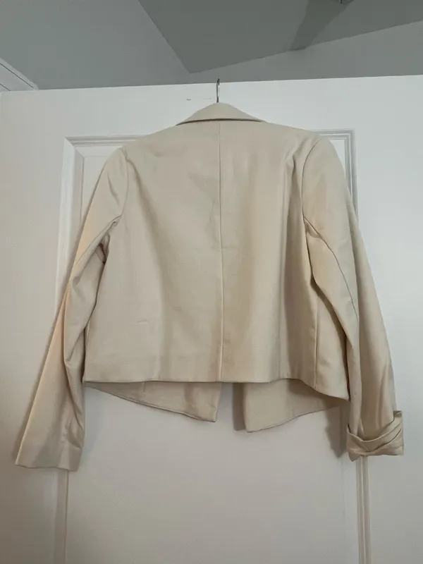 American Eagle Cropped Blazer - Image 3