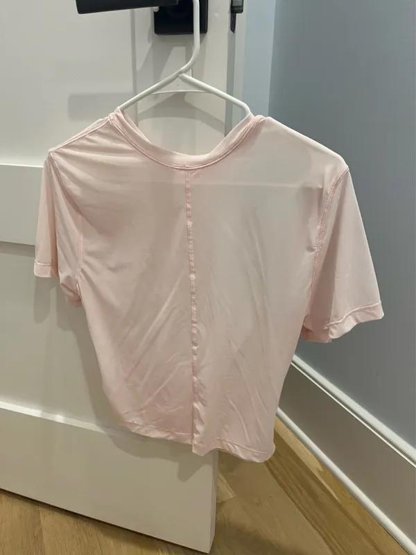 Reversible Lululemon Mesh Lightweight Yoga T-Shirt - Image 2