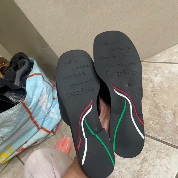 Franco Sarto Bocca‎ Slide Mules Black patent Sz 8.5m used ones - Image 4