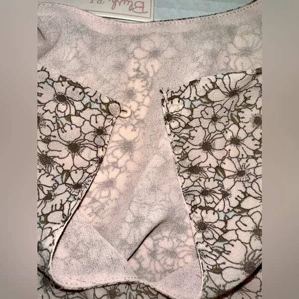 Blush BJ Floral‎ Cropped puffed short sleeve elastic waist NWT Med - Image 3