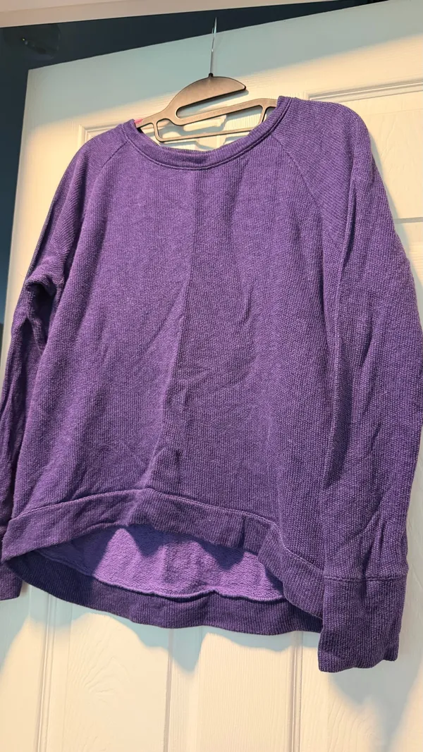 Under Armour Purple Crewneck Sweatshirt Small - Image 2