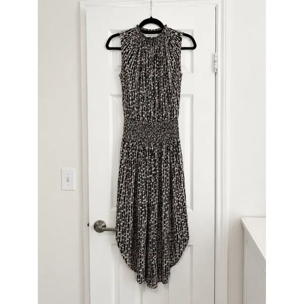 Halston Heritage Pleated Midi Dress XS Smocked Waist Sleeveless Wedding Guest - Image 2