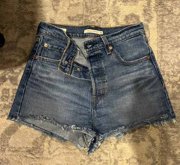 Levi's Ribcage Shorts - Image 3