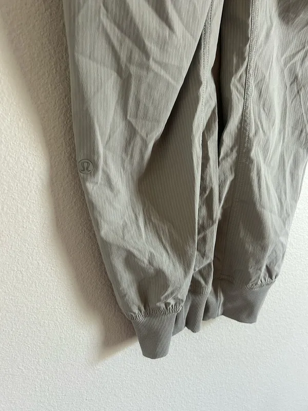 Lululemon Dance Studio Mid-Rise Jogger Full Length Grey Taupe LW5ENMS Size 4 - Image 4