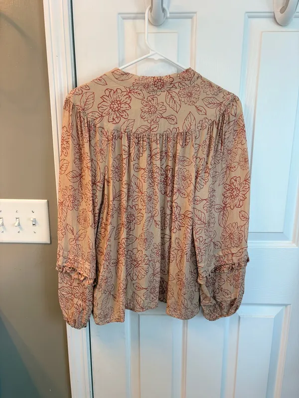 Current Air Floral Tie-Neck Blouse in Tan with Rust Print - Image 5