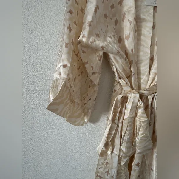 Show me your Mumu x Curateur The Harlow Robe O/S NWT - Image 7