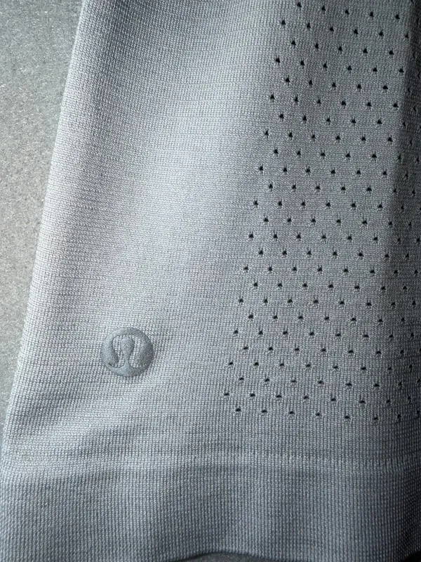 Lululemon Breeze By Muscle Crop Tank‎ Grey Mesh Breathable Workout Top Size 4 - Image 5