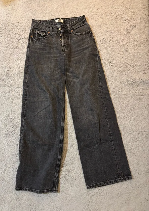 H&M low rise wide leg jeans - Image 3