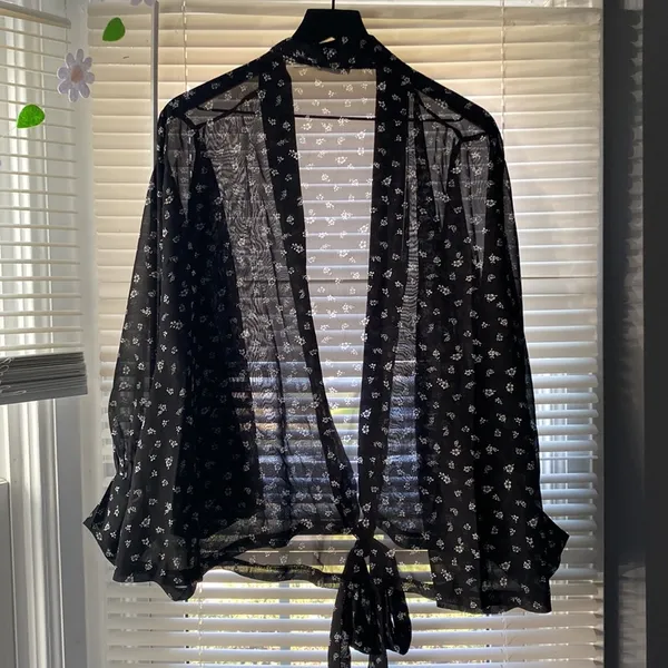Blu Pepper black white floral oversized short kimono - Image 8
