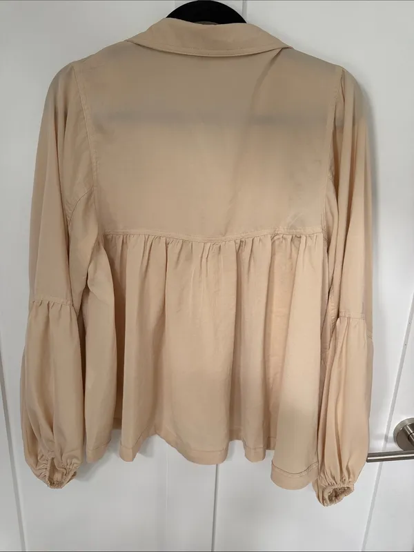 &merci Cream V-Neck Gathered Peasant Blouse NWOT - Image 5