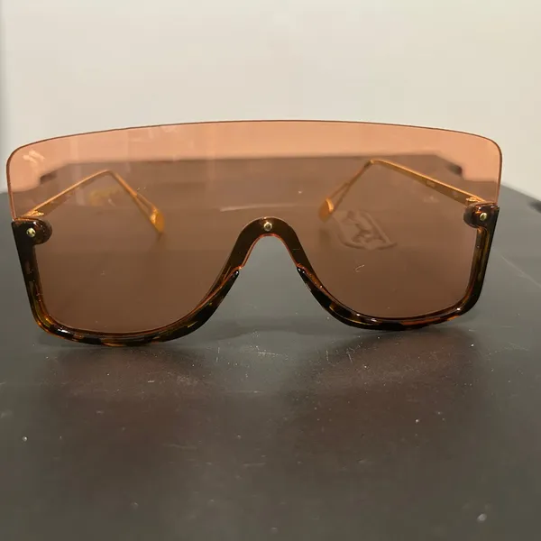 Tortoise Shell Sunglasses Brown - Image 3