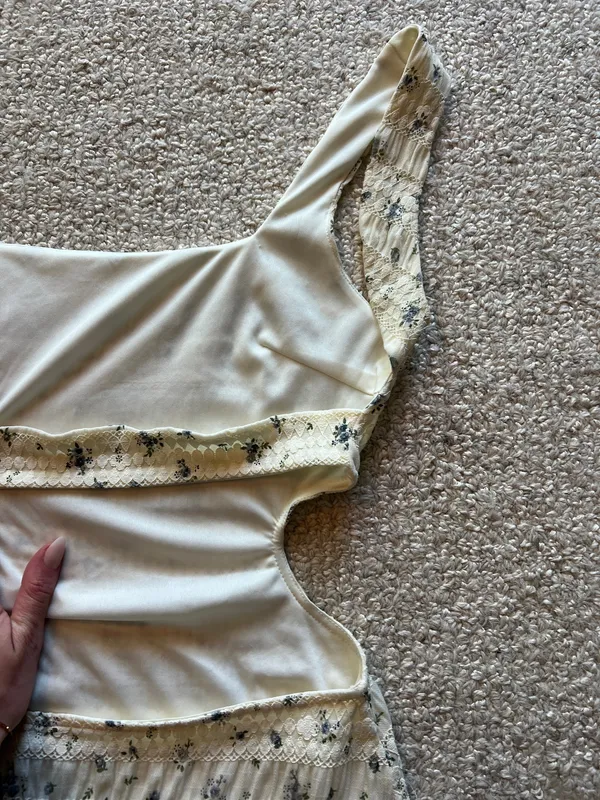 Bailey Rose Dress Tan Size M - Image 3
