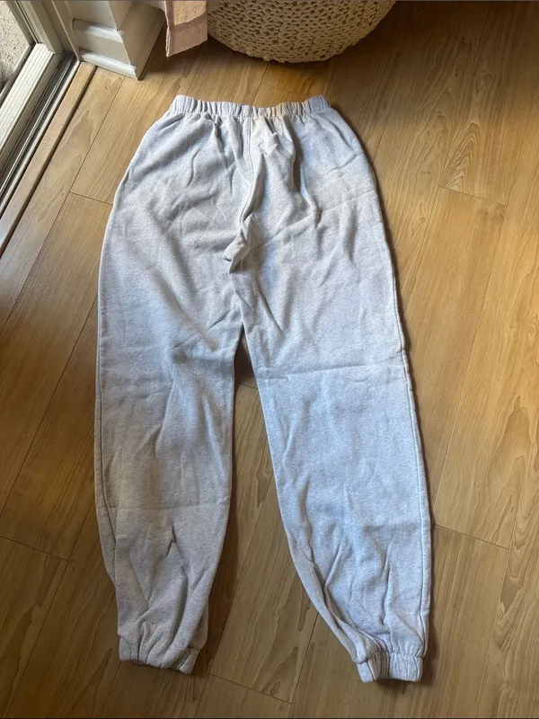Brandy Melville Light Gray Sweatpants - Image 3