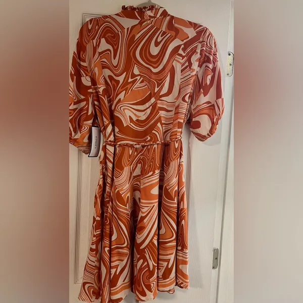 New Olivaceous fun swirl print Hailey size large dress - Image 5
