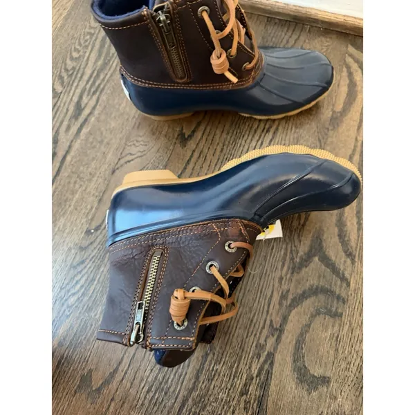 Sperry Women's Saltwater Duck Boot, Tan/Navy, Size 5 US NWT - Image 6