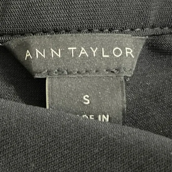 Ann Taylor Women's Black Sleeveless Notch V Neck Tank Blouse Shirt Top Size S - Image 3