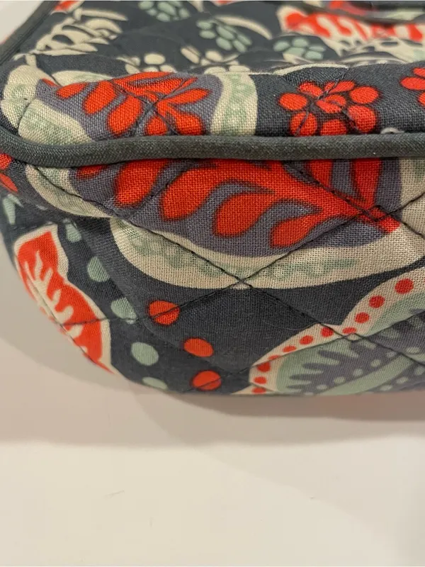 Vera Bradley Nomadic Floral Quilted Crossbody Bag Retired Pattern Zipper Purse - Image 5