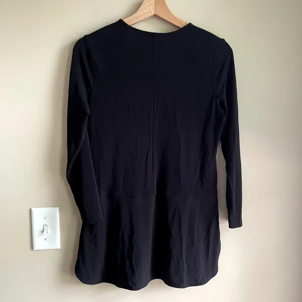 Lauren‎ Ralph Lauren black long sleeved v-neck blouse women's size S soft drape - Image 7