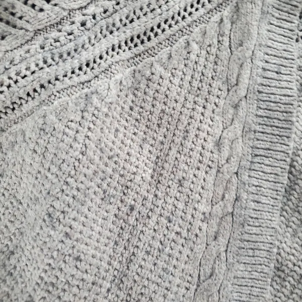 Cardigan in beige size Medium cute details by American Eagle - Image 3