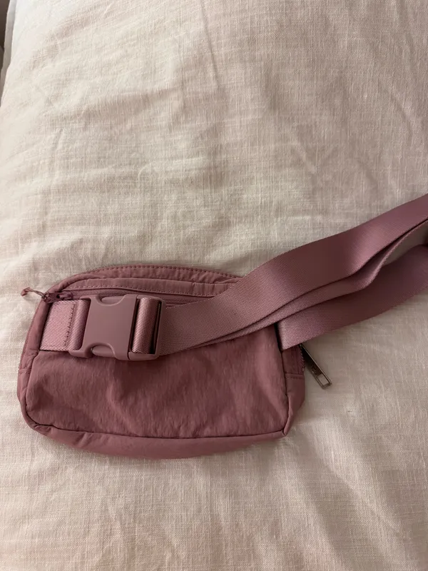 Lululemon Mauve Belt Everywhere Bag - Image 2