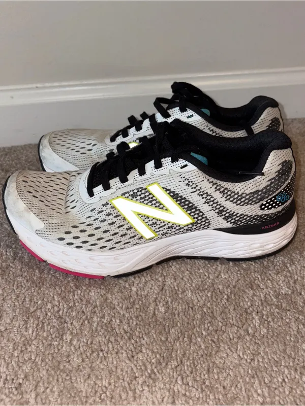 New Balance Women's Running Sneakers Size: 8 - Image 4
