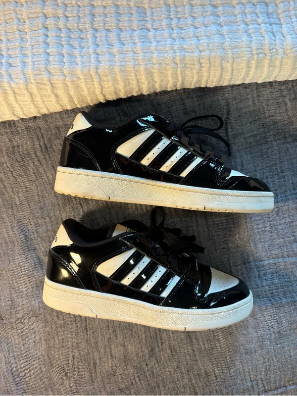 adidas Kids Black and White Low-Top Sneakers with Three Stripes - Image 3