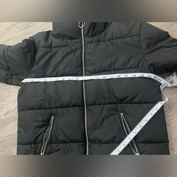 Altar'd State women’s Classic Black Puffer Jacket size medium - Image 8