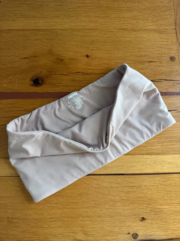 SKIMS nude strapless bra XS - Image 3