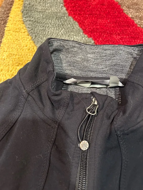 Athleta Criss Cross Hope Jacket Black Grey Athletic Jacket Women’s Size Medium - Image 3