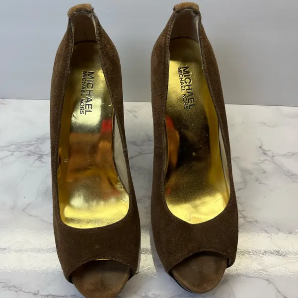 Michael Kors Brown Suede Peep Toe Pumps Heels 8M Gold Insole Wood Heel - Image 2