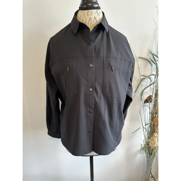Lululemon Ventlight Button Up Relaxed Fit‎ Breathable Shirt Black Size 6 - Image 2