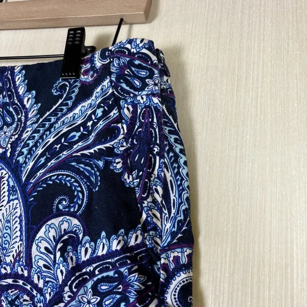 Banana Republic Navy Blue Paisley‎ Cotton Stretch Side Zip Shorts Womens Size 4 - Image 3