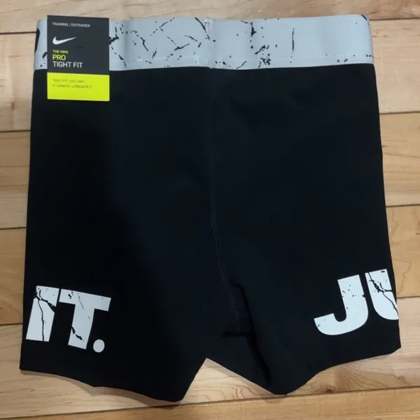 NIKE PRO TIGHT FIT SHORTS - Image 4