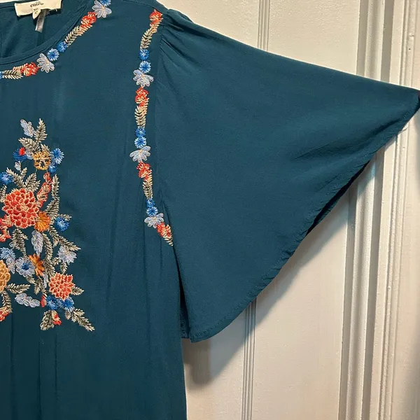 Entro Medium Bohemian Teal Floral Embroidered Dress - Image 4