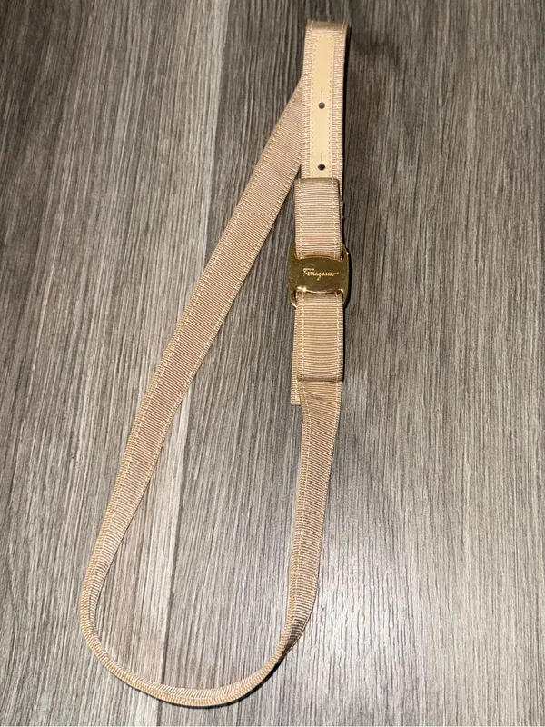 Authentic Salvatore Ferragamo Beige Vara Bow Ribbon Belt - Image 2