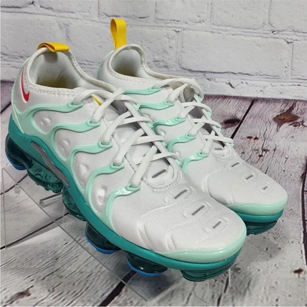 EUC Nike Women's Size 8.5 White Mint Air Vapormax Plus Running Shoes - Image 2
