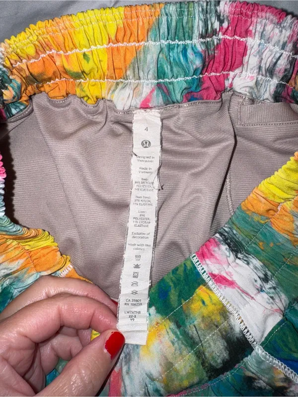 Lululemon Hotty Hot Shorts LR Size 4, 2.5” - Image 2