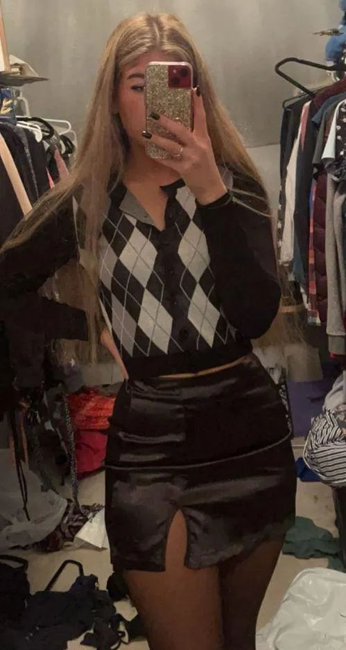 SheIn Black and White Diamond Pattern Sweater - Image 5