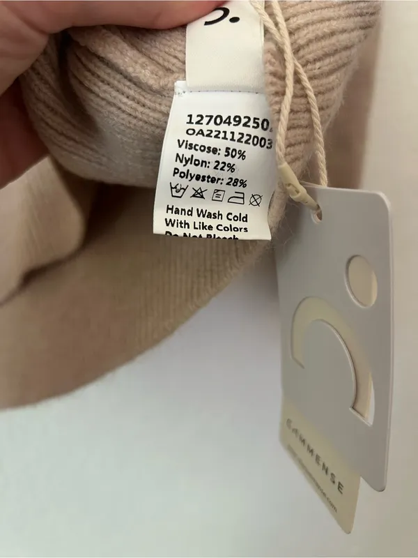 Commense Women’s Crewneck Sweater in Beige - Classic Knit XS NWT - Image 4