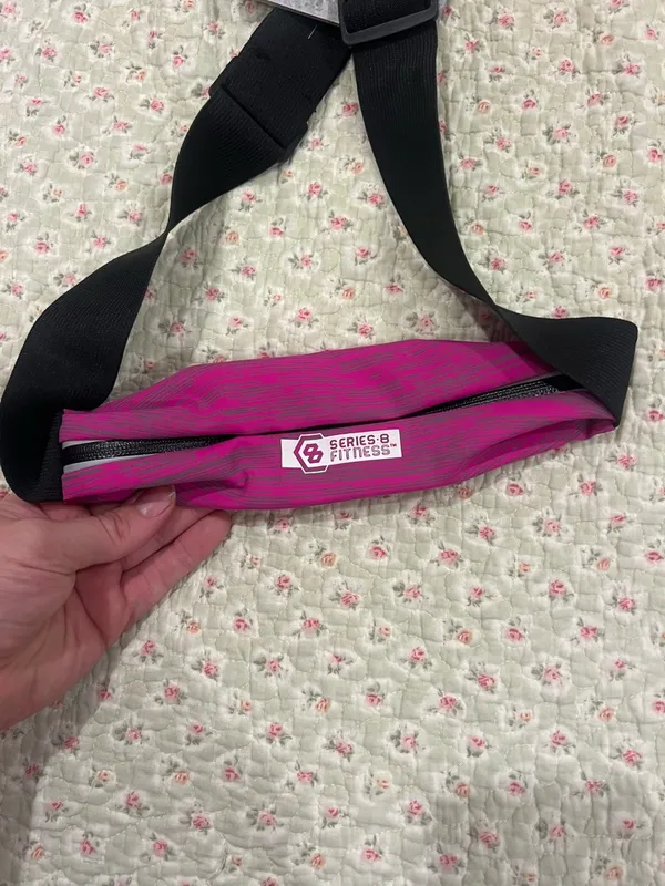 Series 8 fitness Pink Waist Pack with Black Strap - Image 2