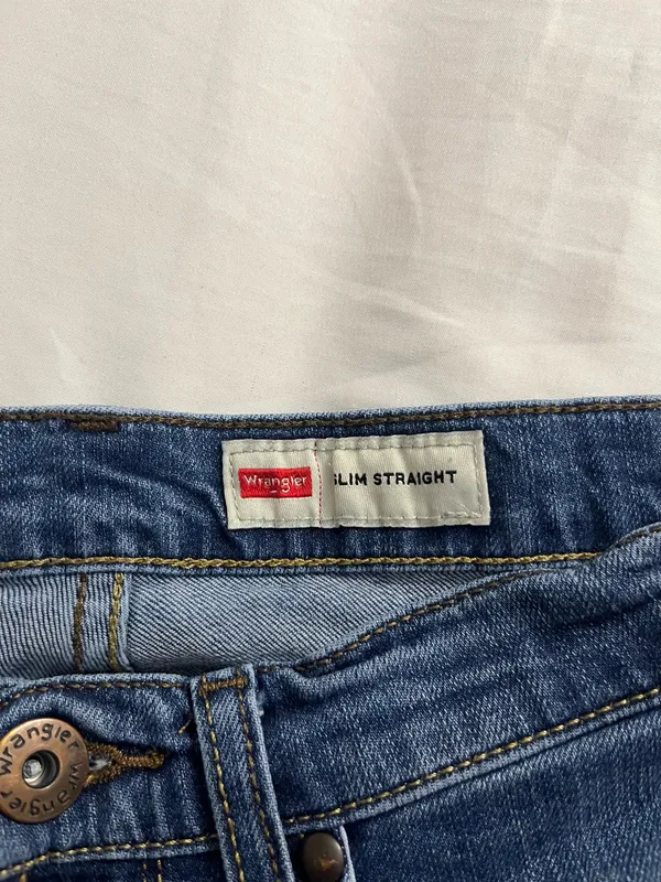 Wrangler Slim Straight Jeans - Image 3