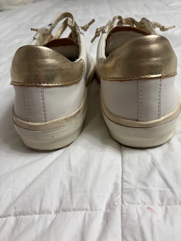 DV by Dolce Vita Sneakers - Image 4