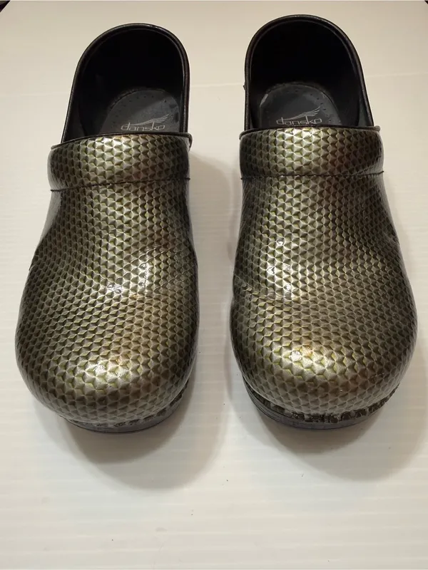 Dansko Patent Geometric Embossed Professional Clogs Shoes Green Nursing Size 10 - Image 5